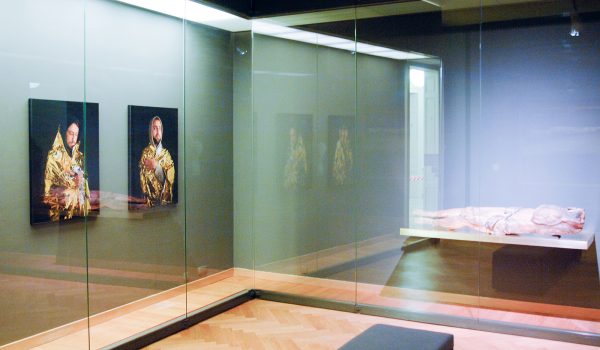 Lieve Blancquaert - Bootvluchtelingen, opvangcentrum Fedasil, Kapellen & Anoniem - Crhistus - Hout, 17e eeuw