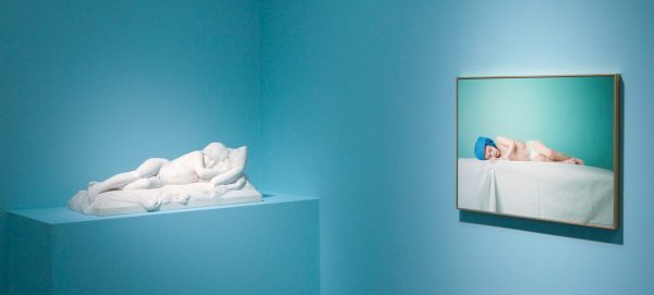 Lieve Blancquaert - Revalidatiecentrum UZ Gent, 2015 & Jean Escoula - Le Sommeil - Wit marmer, 1885