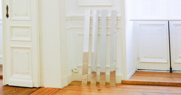 Guy Mees - 4X (100x1250x10 mm) - Gepolijst aluminium, 1968-1970