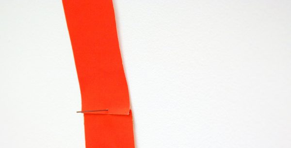 Guy Mees - Verloren Ruimte (VR-023) - 182x20cm Oranje rood papier, 1989 (detail)