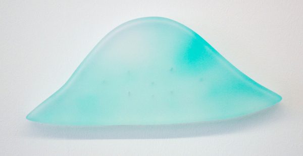 Johanne Hestvold - e y ? h - Zeep en blauw pigment