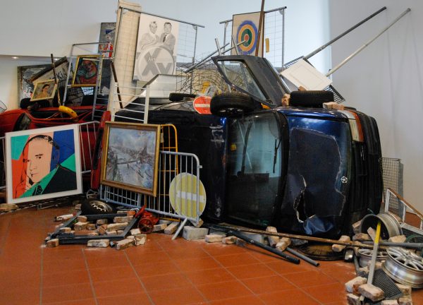 Ahmet Ogut - Bakunin's Barricade - Installatie