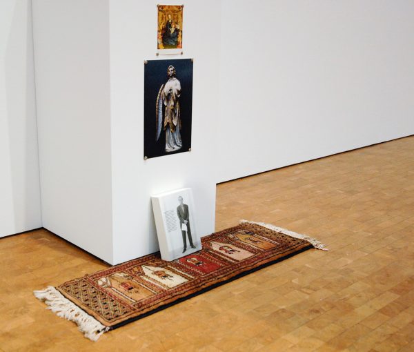 Georges Adeagbo - The explorer and the explorers facing the history of exploration & Contemporary art, and contemporary art, What was private, can and could it become public - Installatie (detail)