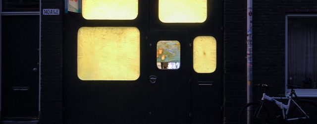 Sinds 2012 werkt Berend Strik (1960) aan een reeks werken met de titel ‘Decipher the Artist’s Mind’. Kort samengevat, Strik maakt foto’s in de (voormalige) ateliers van kunstenaars over de hele wereld en [&hellip;]