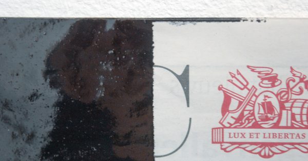 Klaas Kloosterboer - 16168(1) Percentage covered, horizontal and vertical - Elk 30x42cm Lakverf op krantenpapier, twee delen, editie van 11 (detail)