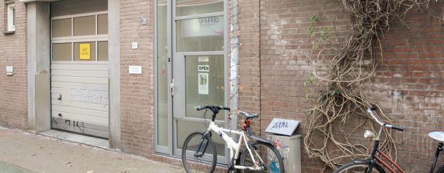 Een tijdelijk vaarwel. Galeriehouder Oeke Witteveen draait al enige tijd mee en zag het niet zitten om voor de grootste galerieruimte van Amsterdam nog eens vijf jaar bij te tekenen. [&hellip;]