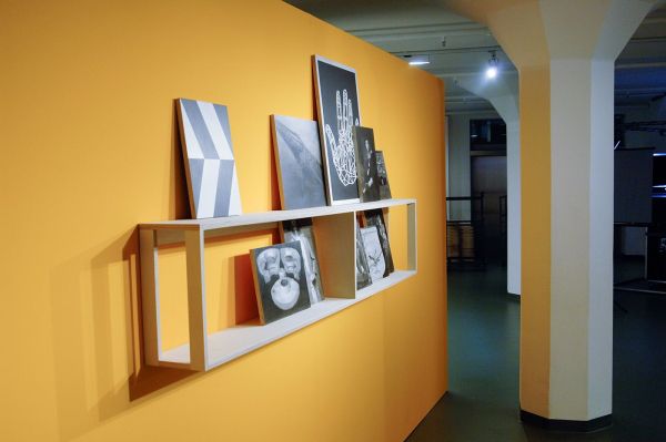 Niek Hendrix - Cabinet (The Nightinggale Sings in the Bronze Green Oaken Wood)