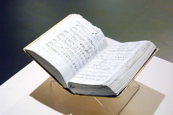 Sanne Vaassen - National Anthems of the World