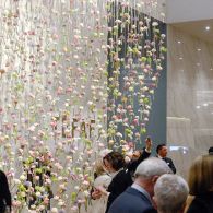 Vandaag opende de Tefaf, de kunstbeurs waarbij je door een museum loopt waar alles te koop is. Het is een museum waar andere musea hun inventaris halen. En natuurlijk de particulieren [&hellip;]