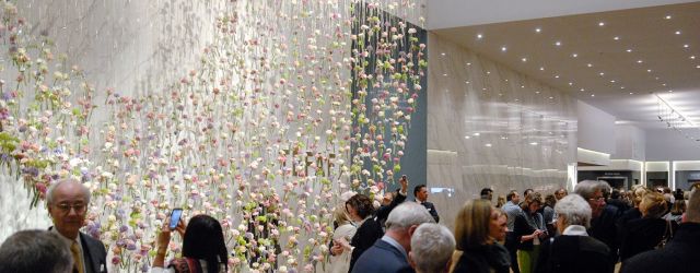 Vandaag opende de Tefaf, de kunstbeurs waarbij je door een museum loopt waar alles te koop is. Het is een museum waar andere musea hun inventaris halen. En natuurlijk de particulieren [&hellip;]