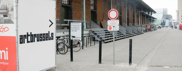 De tweede editie van ArtBrussels op de nieuwe locatie is totaal anders dan de vorige. Tenminste, het plattegrond. Bij binnenkomst sta je niet direct in de New Art Section, maar [&hellip;]