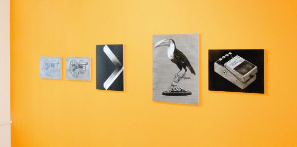 Niek Hendrix - Decor - Tweeluik, 27x38cm & > (Arrow) - 51x38cm & Projections 68x51cm & This Totally Destroys - 38x51cm Olieverf en potlood op paneel