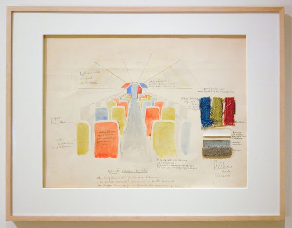 Gerrit Rietveld - Ontwerpschets DC 7C - 39x50cm Dekverf, waterverf, potood en pen op karton met textielstalen voor de vloer en stoelbekleding, 1958