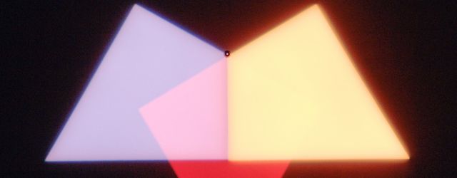 Je wordt doodgegooid met werk van Mondriaan en ook kan ik eigenlijk geen Rietveld meer zien. Zowel in Utrecht als Den Haag zie je iedere winkelruit bekleed met de bekende [&hellip;]