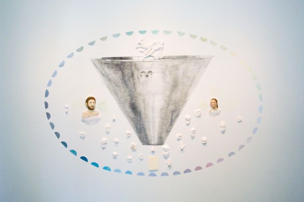 Femmy Otten - One Year in Ten #2 - Muurschildering, grafietpotlood, hout, acrylverf, gips, epoxy en papier