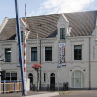 Geen idee meer waar ik het gehoord heb, of gelezen, maar er is ergens een gezegde dat je voor de ultieme wijsheid tien jaar mediterend naakt in een donkere grot [&hellip;]