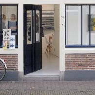 De romantiek van het systeemplafond. Ik kan me er weinig bij indenken, maar blijkbaar zijn er mensen die zich iedere werkdag van 9 tot 5 laten opsluiten in een hokje [&hellip;]