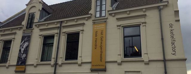 Voor wie zich afvroeg onder welke steen ik de afgelopen maanden lag omdat het hier zo enorm rustig was… komende zaterdag opent mijn solopresentatie bij de Ketelfactory te Schiedam. Uiteraard [&hellip;]