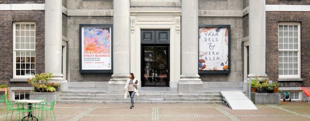 Ondanks dat hij het er zelf waarschijnlijk niet mee eens zal zijn, is een van de beste werken van stanley brouwn (1935 – 2017) juist dat hij zelf steeds minder [&hellip;]