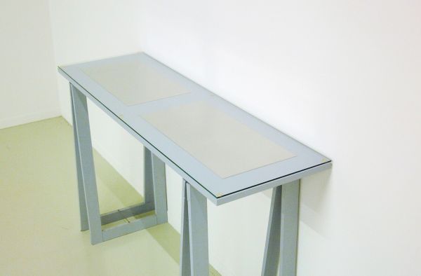 stanley brouwn - 1 ell x 1 foot 2 feet x 1 foot - Aluminium platen, 1989