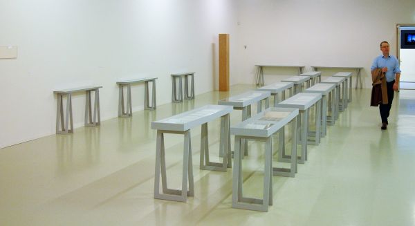 stanley brouwn Overzicht