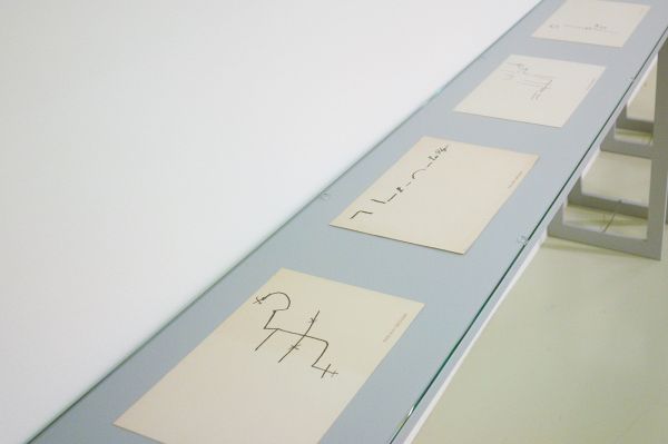 stanley brouwn - this way brouwn - Viltstift, inkt, potlood en stempel op papier, 1964