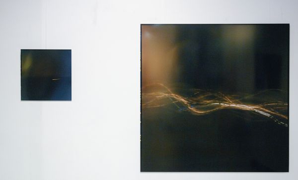 Roselien Hassing - Untitled (uit de serie 'het tussenmoment') - 51x52cm & 150x150cm Analoge C-print op aluminium