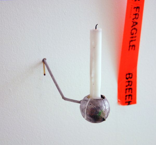 Saskia Noor van Imhoff - # +31,00 1 (1. Fairly soft, very heavy, semi-hard (3-3, 5), ductile, malleable, hackly fracture (can be stretched with a fingernail), Opaque with metallic lustre. Very thin sheets are translucent, letting through weak, greenish light. Dissolves easily, leaving the solution pale-blue.)