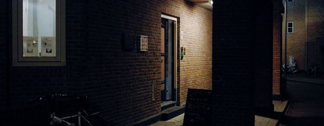 Los van mijn activiteiten in het atelier en hier probeer ik met enige regelmaat ateliergesprekken te doen met kunstenaars. Sommige kunstenaars kennen we allemaal anderen zijn nog maar net bezig [&hellip;]