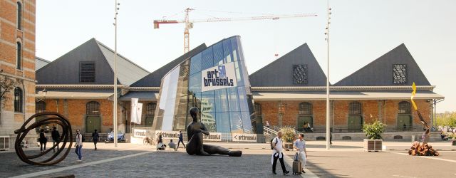 Gisteren opende ArtBrussels haar deuren weer. Het was er warm, het was er druk en zo hier en daar doken de eerste rode stipjes op… Bij afgelopen edities was ArtBrussels [&hellip;]