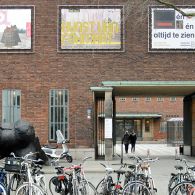 Grote kunstwerken, het formaat waarvan niemand zich nog gaat afvragen of het misschien iets is voor boven de bank. Het zijn het soort kunstenaars die werk kunnen maken voor de [&hellip;]