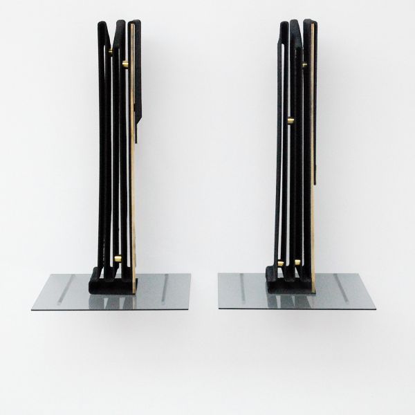 David Jablonowski - Hybridanleihe (risk management) I & II - 91x48x40cm, 3D print (koolstofvezel en polyporpuleen, messing, getint glas en aluminium