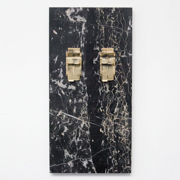 David Jablonowski - New Infrastructures (Portoro) 3 - 68x34x5cm Marmer (portoro), aluminium en staal