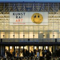 De KunstRai opende vandaag haar deuren voor de editie van 2018. Ik ben de afgelopen jaren geen fan van de KunstRai geweest. Het is een beurs met rafelranden en dat [&hellip;]