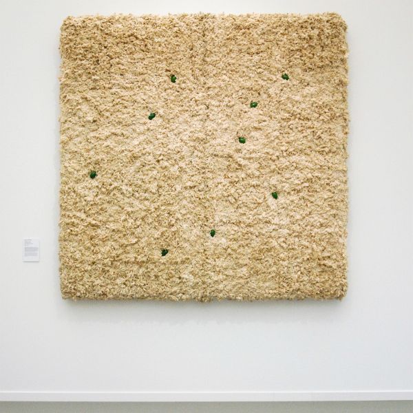 Wim T Schippers - The Eggs - Muebelplaat, vurenhout, hout en katoen