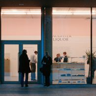 Groepstentoonstellingen zijn vaak op basis van een thema. Meestal zijn het dan wel formele dan wel inhoudelijke overeenkomsten die benadrukt worden. De aanleiding kan heel banaal zijn zoals een overeenkomstige [&hellip;]