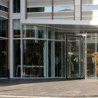 De afgelopen jaren heb ik nogal wat kunst voorbij zien komen. Daar waar ik eerst vooral geinteresseerd was in de autonome kunstpraktijk van specifieke kunstenaars is dat meer en meer [&hellip;]