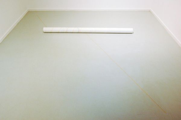 Andriesse Eyck - Gianni Caravaggio - Il sole avvolge un paesaggio innevato (Sun Wrapping a Snowy Landscape) 200x15xvariabel cm Marmer en geel draad