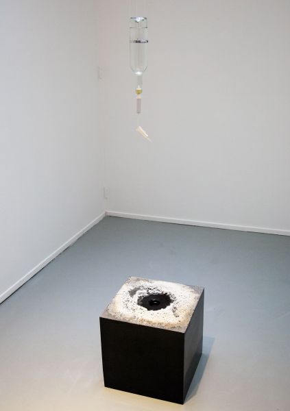 Andriesse Eyck - Michel Francois - Timelapse - 42x40x40cm Marmer, glas, azijn