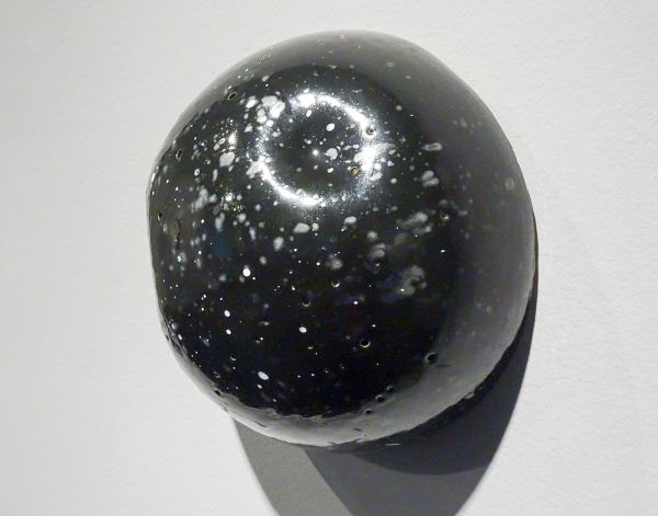 Jennifer Tee - Ether Plane - Tao Magic Titanium Black - 24x24x12cm Geglazuurd keramiek