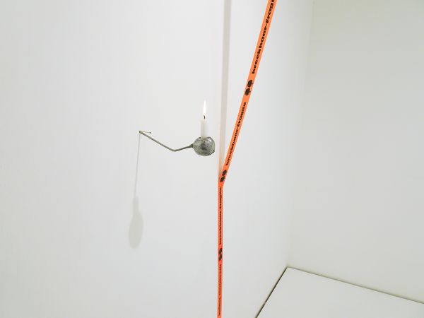 Saskia Noor van Imhoff - #+ 31,00 (part of installation) - Kaar en aluminium