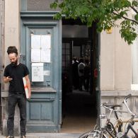 Al enige tijd probeer ik grip te krijgen op het schilderdiscours van Vlaanderen. Ondanks dat Antwerpen dichterbij de Randstad ligt dan veel steden van Nederland is er toch een enorme [&hellip;]