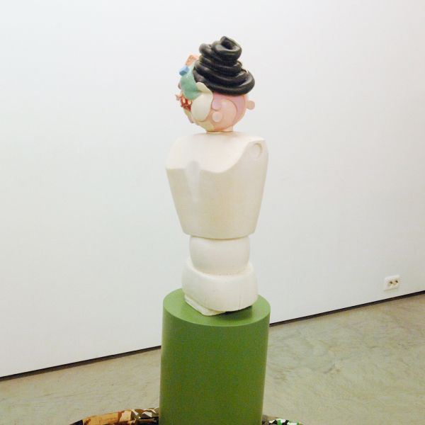 Tegenboschvanvreden - Nadia Naveau - Danoota - 84x36x28cm Keramiek