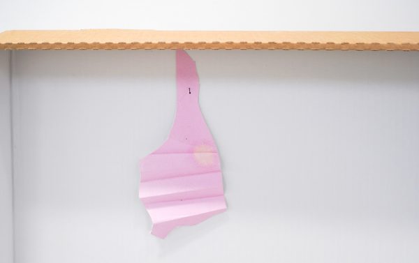 Paul Drissen - Alphabet Y-Z - 88x115x50cm Papier, gouache, acrylverf, stalen naalden en archiefdoos (detail)