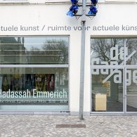 Een aantal jaar terug was er de soloshow van Hadassah Emmerich (1974) bij *Schunck. Het getoonde werk had voldoende kwaliteit, maar toch was het geen samenhangende tentoonstelling. Het werk dat [&hellip;]
