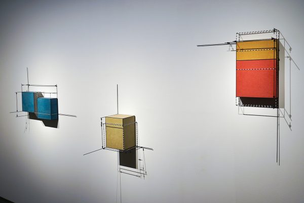 Rick van Meel - Epoxy Joint & Change of Shape of Element in Tension & Scarf Joint - MDF, ijzerdraad, plastic en hardhout