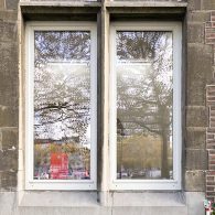 Hoeveel plek heb je als kunstenaar nodig om een indrukwekkende tentoonstelling te maken? Veel kunstenaars zullen dan graag veel ruimte hebben, bij voorkeur museale formaten. Uitpakken dus. Tom Poelmans (1984) [&hellip;]