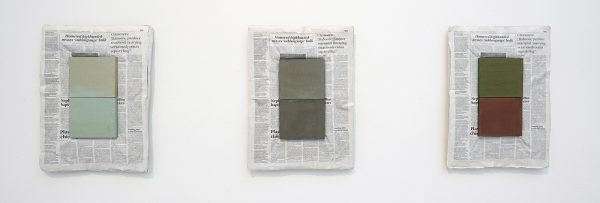 Mark Manders - Composition with Two Colours - Beschilderd hout en offsetdruk op papier