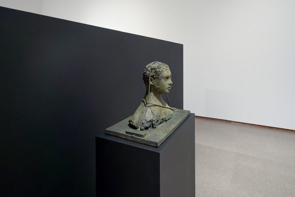 Mark Manders - Composition with Two Ropes - Beschilderd brons