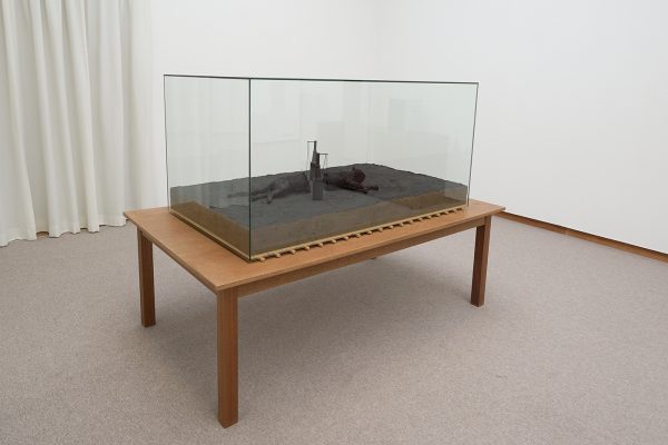 Mark Manders - Nocturnal Garden Scene - Diverse materialen